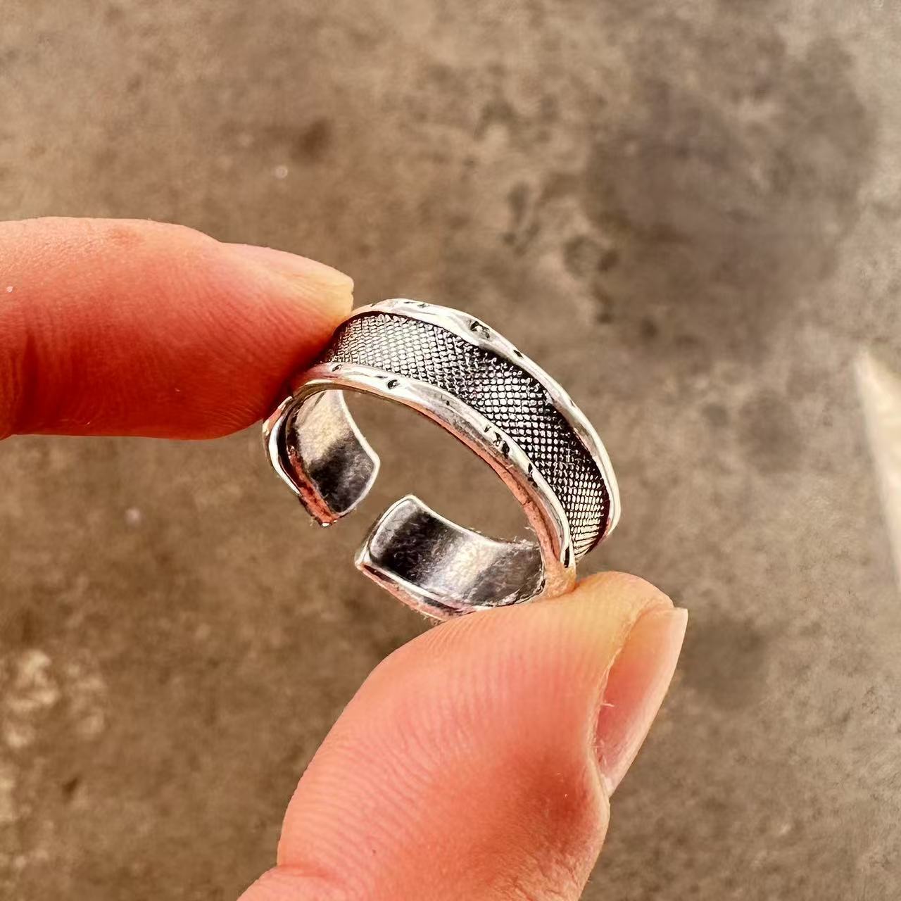 Men's ring with high-end feel and adjustable wide face opening