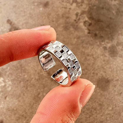 Men's ring with high-end feel and adjustable wide face opening